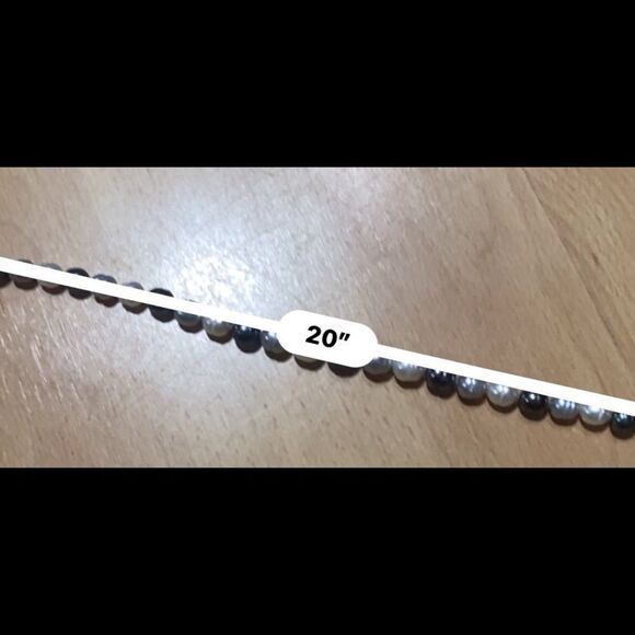 Beautiful Multicolored Fresh Water Pearl 20” Necklace with 925 Clasp - Picture 5 of 5